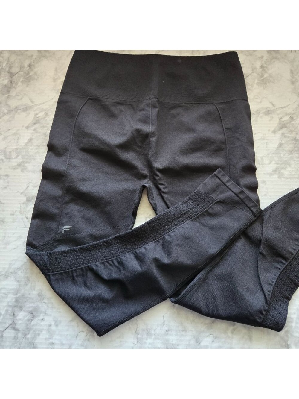 NWOT Fabletics Sync Seamless High-Waisted 7/8 Leggings Womens Sz M (SKU 26-0125)